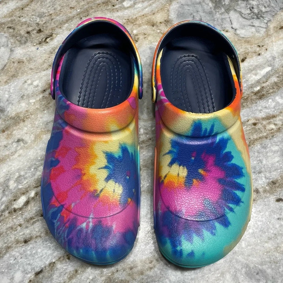 CROCS Tie Dye Unisex Bistro Rainbow Clogs Slip Resistant Mens 10/Women’s 12 - Picture 2 of 11